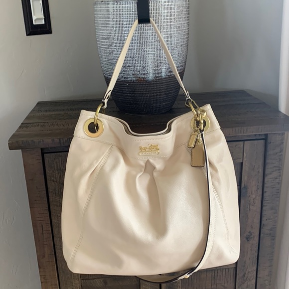 Coach Handbags - Coach shoulder handbag